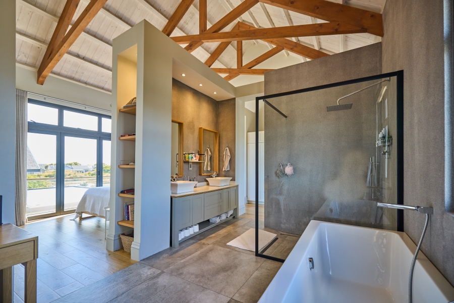 5 Bedroom Property for Sale in Lake Michelle Western Cape